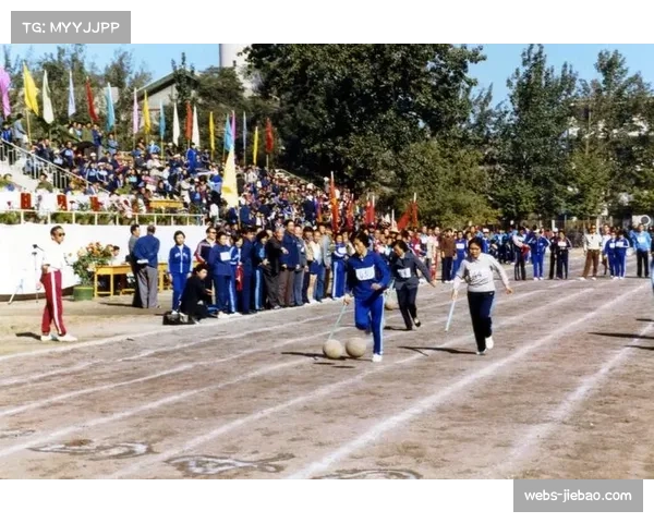 底特律红翼队举办“复古之夜”，球员将身着上世纪90年代经典队服出战